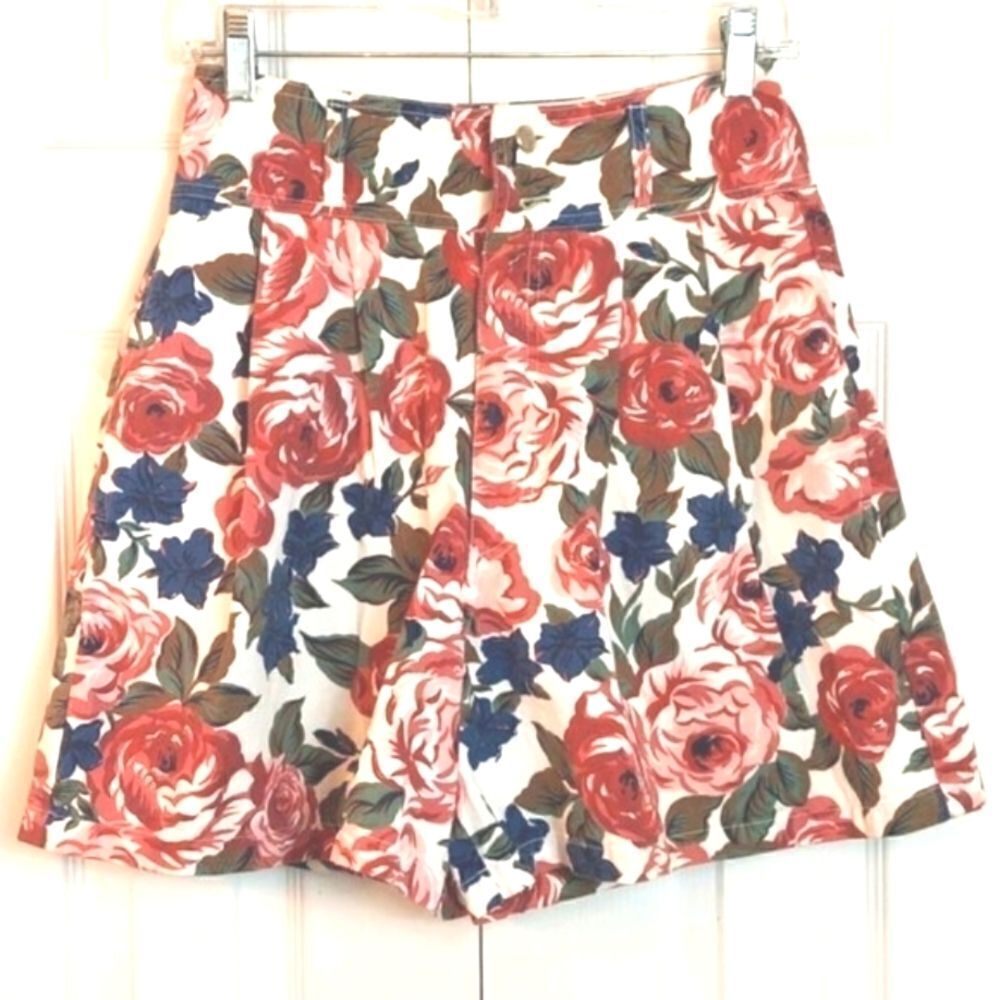 VTG Y2K High Waist Floral Pleated Culotte Shorts